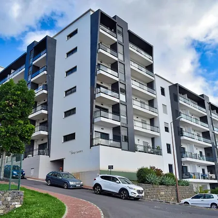 Design Gardens, A In Madeira Apartment